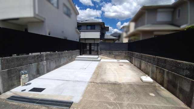 伊丹市梅ノ木　中古戸建の駐車場