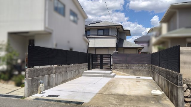 伊丹市梅ノ木　中古戸建の駐車場