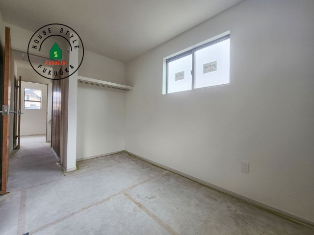 春日市大谷5丁目第3-1棟（1号棟）の子供部屋|柔らかい陽光が差し込む明るいお部屋を演出する設計。彩光の取れる窓が気持ちの良いお部屋を創り上げます。