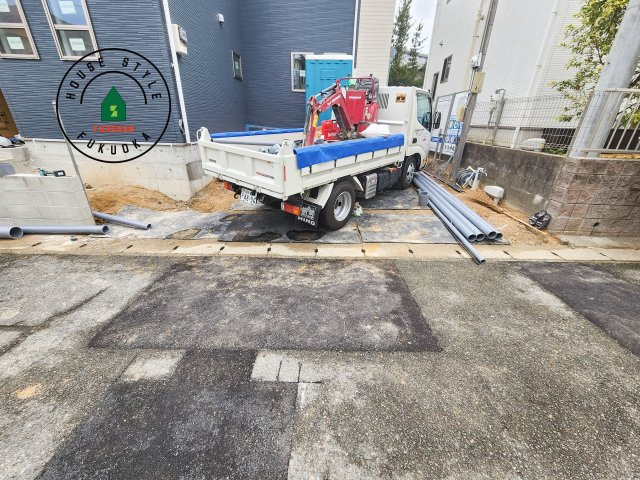 春日市大谷5丁目第3-1棟（1号棟）の駐車場|広々した駐車場になります。3台並列駐車となります。