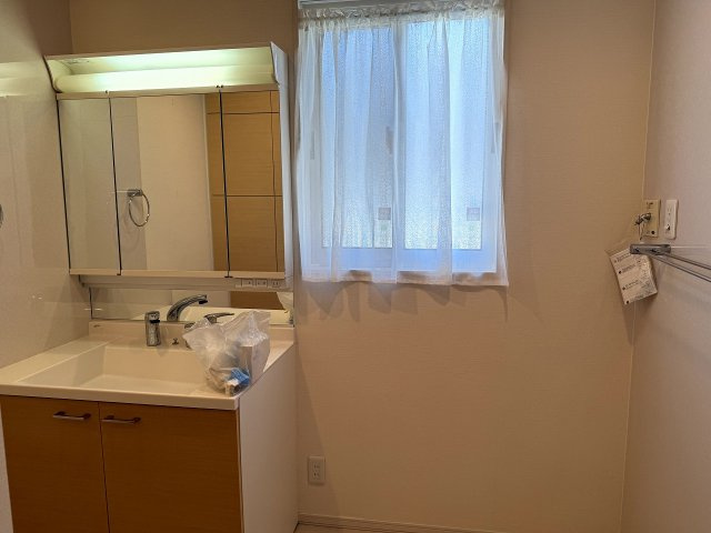 玉津町西河原戸建の洗面所