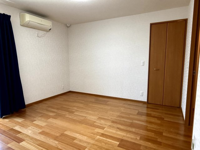 玉津町西河原戸建の寝室