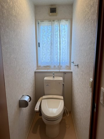 玉津町西河原戸建のトイレ