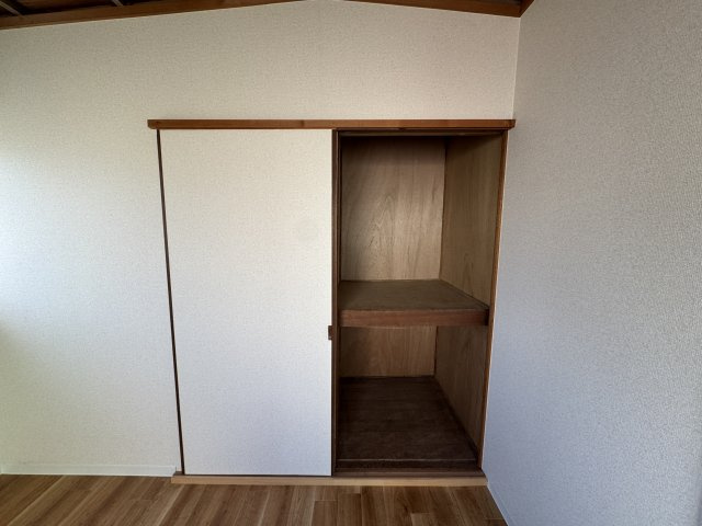 神田１丁目貸家の収納