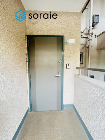 向陽ハイツＢ棟の玄関