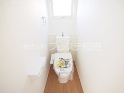 【玄関】 | 奈良市帝塚山3丁目の新築一戸建 全２区画 | 現地写真（１号地玄関）電子ロック＆ディンプルキーを標準装備！