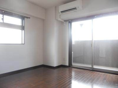 ベラジオ四条大宮Ⅱの居間・リビング|洋室