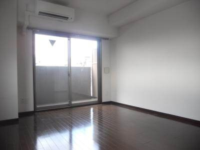 ベラジオ四条大宮Ⅱの居間・リビング|洋室