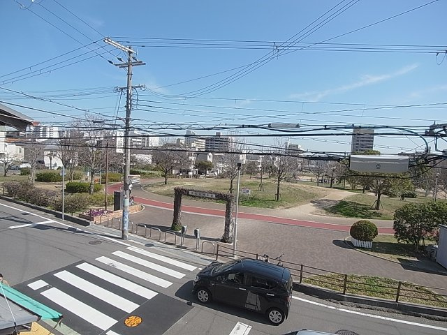 ハイツオーの展望|目の前に大きな公園が広がっています