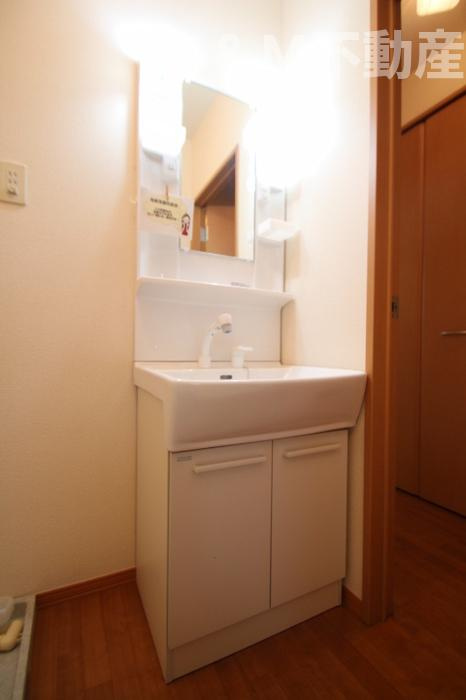 クレール新柏Bの洗面所|スペースが確保できる洗面所です