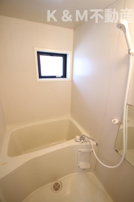 クレール新柏Bの浴室|落ち着いた空間のお風呂です