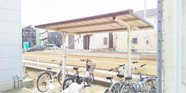 レオパレスＱＢＥのその他|屋根付き駐輪場