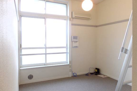 レオパレスアネックス志津の居間・リビング|広々としたワンルームタイプ