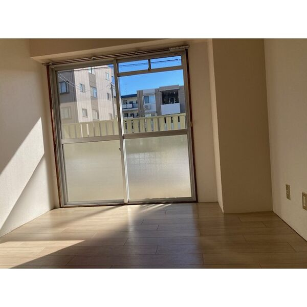 グリーンハイツの洋室