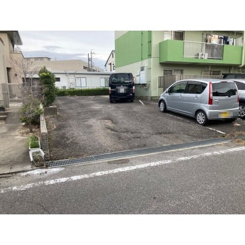 グリーンハイツの駐車場