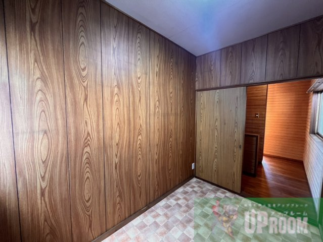 ネコと子犬のワルツの内装