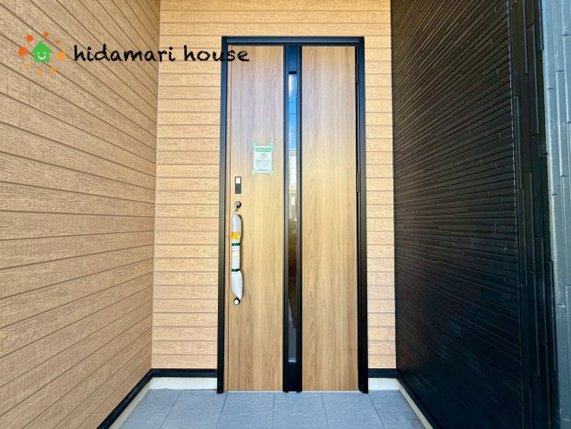 上尾市平塚11期　新築戸建　グラファーレ01の玄関