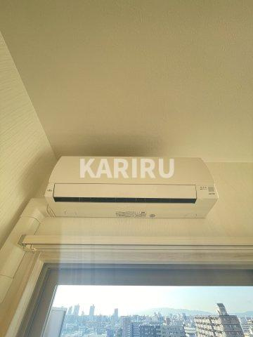 プレジオ関目 の設備|同物件別部屋の写真です。フローリングの色は茶色です。