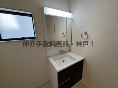 【独立洗面台】 | 神戸市西区学園東町4丁目　新築戸建1号棟　仲介手数料無料！ | 使いやすい独立洗面台です