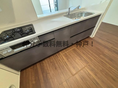 【キッチン】 | 神戸市西区学園東町4丁目　新築戸建1号棟　仲介手数料無料！ | キッチンです