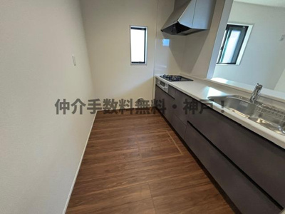 【キッチン】 | 神戸市西区学園東町4丁目　新築戸建1号棟　仲介手数料無料！ | キッチンです