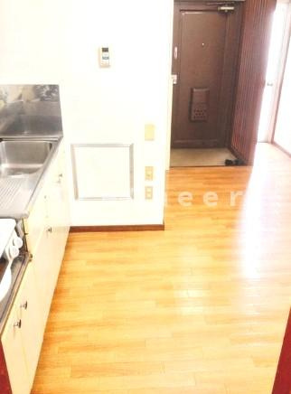 サンサイド旭丘ビルの居間・リビング