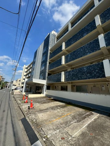 杉並コーポラスの外観|迫力のあるシックな外観が特徴のマンション。

ご内見希望・資料請求などお気軽にお問い合わせ下さい！
03-5990-5201