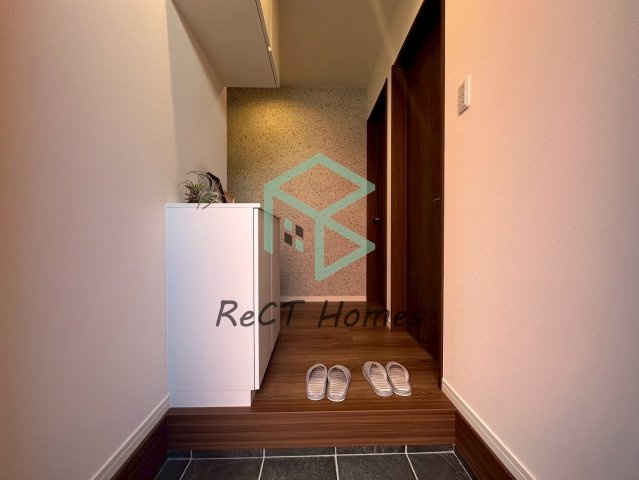 揖保郡太子町東保新築戸建の玄関