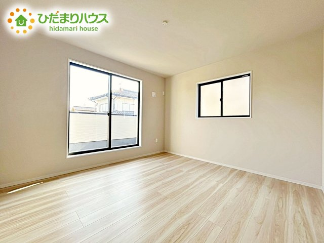 【寝室】 | 水戸市河和田町11期　新築戸建 | バルコニーに面していて、たっぷり光りの入る明るい主寝室です！