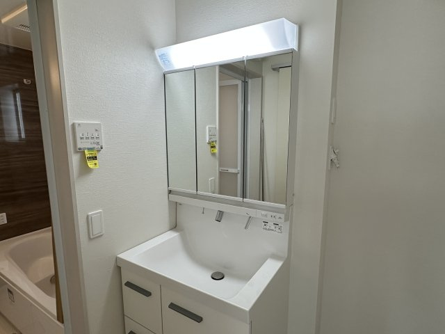 明石市東野町1期2号棟　新築戸建の独立洗面台