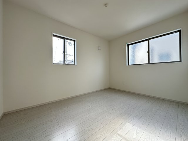 明石市東野町1期2号棟　新築戸建の洋室