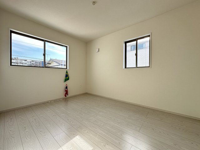 明石市東野町1期2号棟　新築戸建の洋室