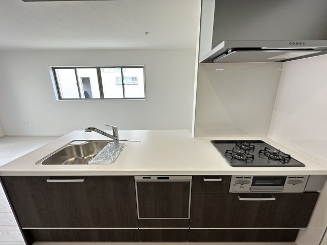 明石市東野町1期2号棟　新築戸建の居間・リビング