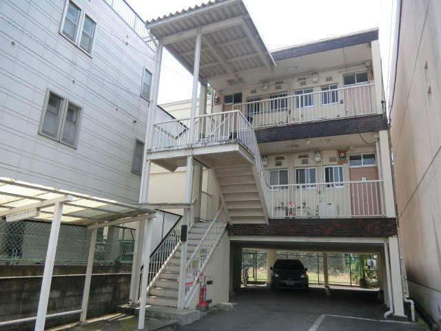 第ニ殿村マンションの外観