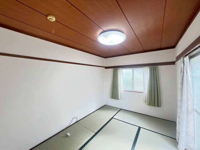 第ニ殿村マンションの寝室