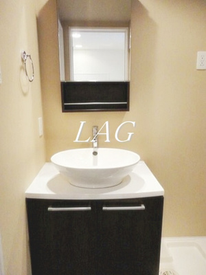 【洗面所】 | レフィナードカメオカ | 洗面台です。