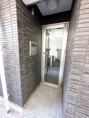 グランデシャンテ池袋のエントランス