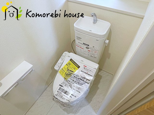 さいたま市北区大成町4丁目　新築一戸建て　ブルーミングガーデン　01のトイレ|8/18　撮影