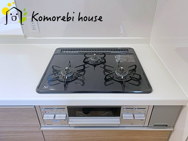 さいたま市北区大成町4丁目　新築一戸建て　ブルーミングガーデン　01のキッチン|8/18　撮影