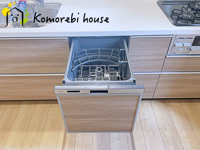 さいたま市北区大成町4丁目　新築一戸建て　ブルーミングガーデン　01のキッチン|8/18　撮影