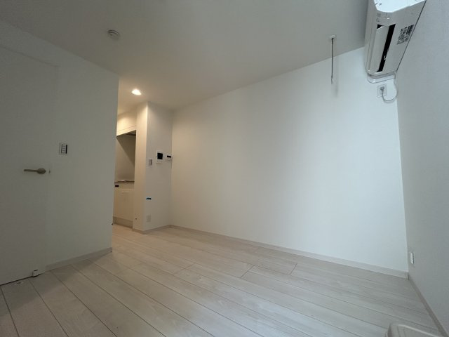 バズ西台Ⅲの居間・リビング