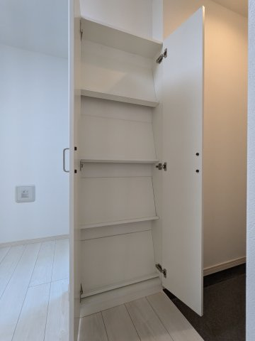 バズ西台Ⅲの収納