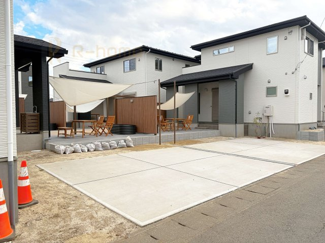 牛久市牛久町7期　新築戸建て　1号棟の駐車場|カースペースは2台お停めいただけます♪