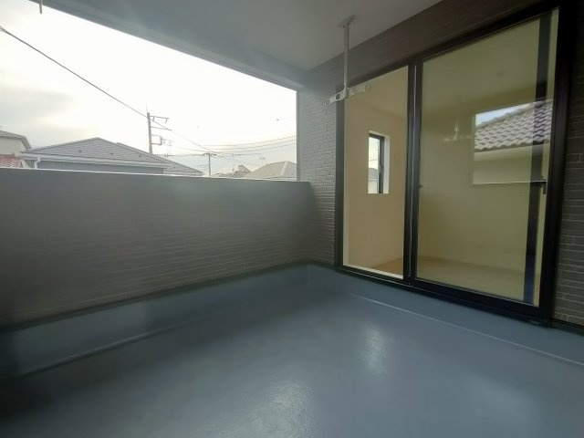 三郷市　戸ケ崎3丁目　新築戸建　全7棟のバルコニー|ガーデニングや家庭菜園も楽しめる広さ