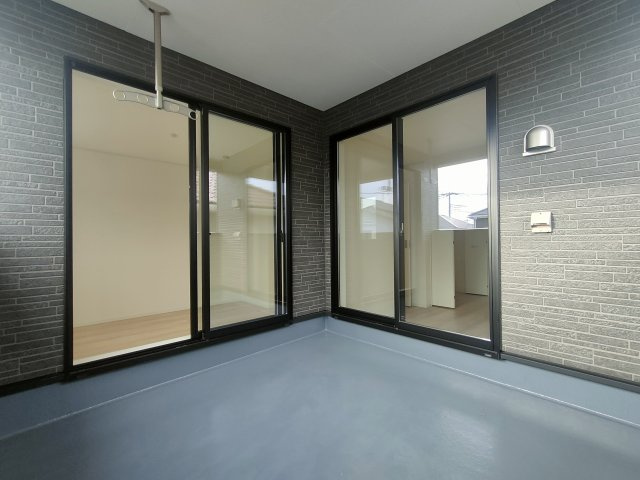 三郷市　戸ケ崎3丁目　新築戸建　全7棟のバルコニー|部屋干しと外干しの併用で急な雨にも強い