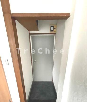 土谷マンションの玄関