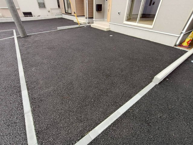 三郷市　戸ケ崎3丁目　新築戸建　全7棟の駐車場|駐車場があるので、車を買う予定の方も安心です