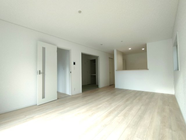 三郷市　戸ケ崎3丁目　新築戸建　全7棟の居間・リビング|使いやすい居間です