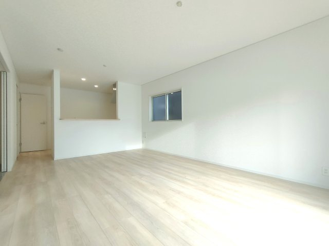 三郷市　戸ケ崎3丁目　新築戸建　全7棟の居間・リビング|こちらの居間で趣味の時間をお楽しみください