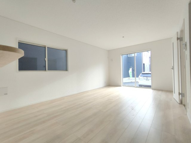 三郷市　戸ケ崎3丁目　新築戸建　全7棟の居間・リビング|ゆったり過ごせるリビングです